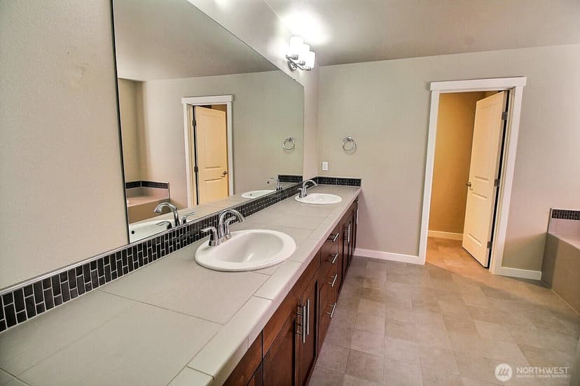 Property photo for 6321 Victoria Avenue SE, Auburn photo 13