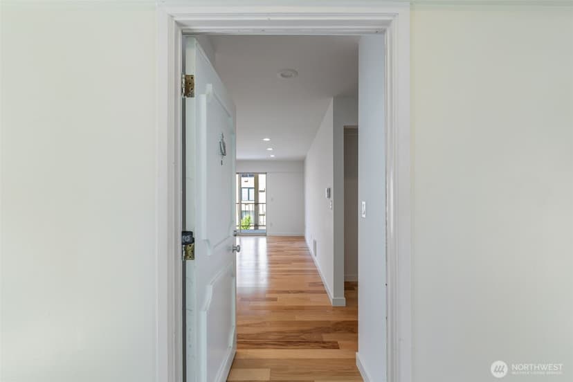 Property photo for 10129 Main Street #306, Bellevue photo 3