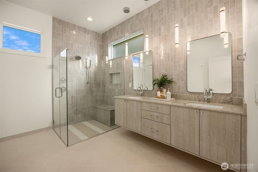 Property photo for 4413 2nd Avenue NE, Seattle photo 9