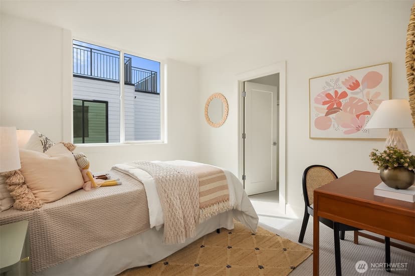 Property photo for 4413 2nd Avenue NE, Seattle photo 10