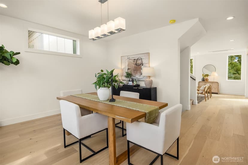 Property photo for 4413 2nd Avenue NE, Seattle photo 6