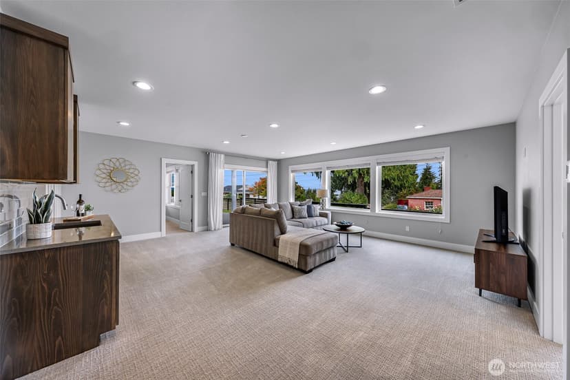 Property photo for 4620 Seahurst Avenue, Everett photo 28
