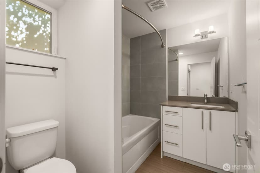 Property photo for 104 -A 19th E, Seattle photo 25