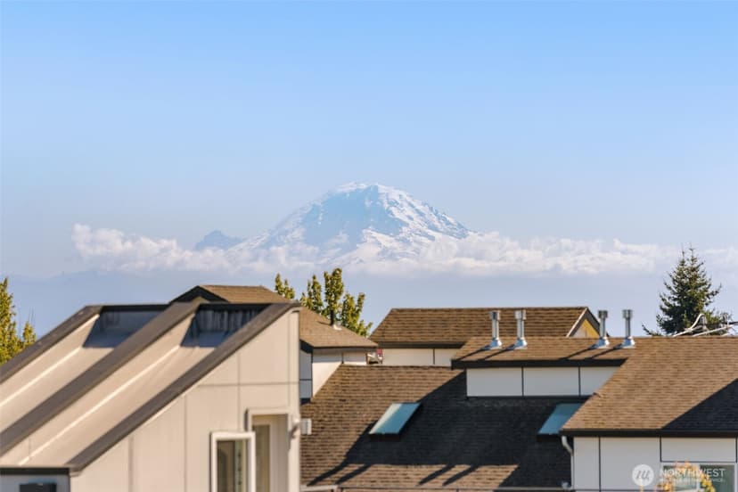 Property photo for 104 -A 19th E, Seattle photo 2