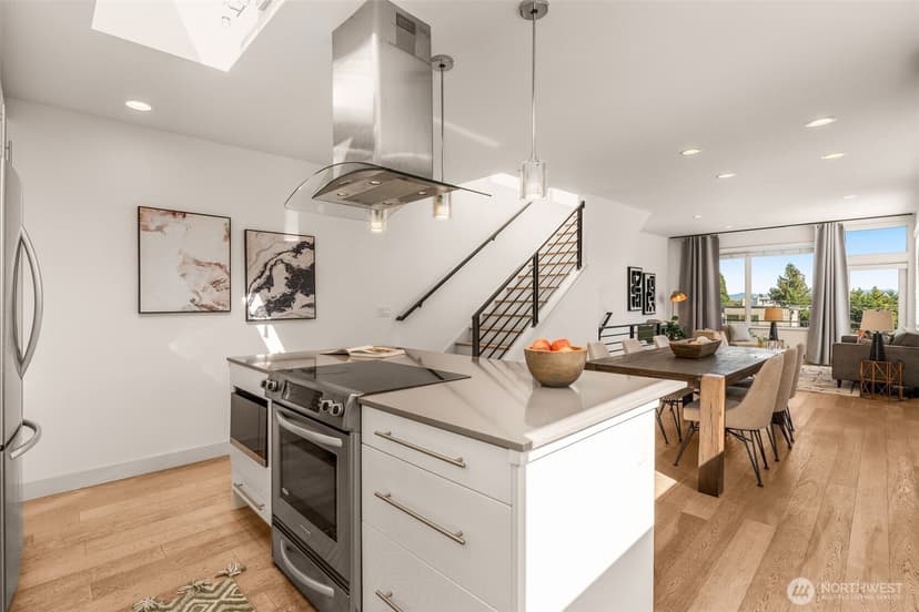 Property photo for 104 -A 19th E, Seattle photo 11