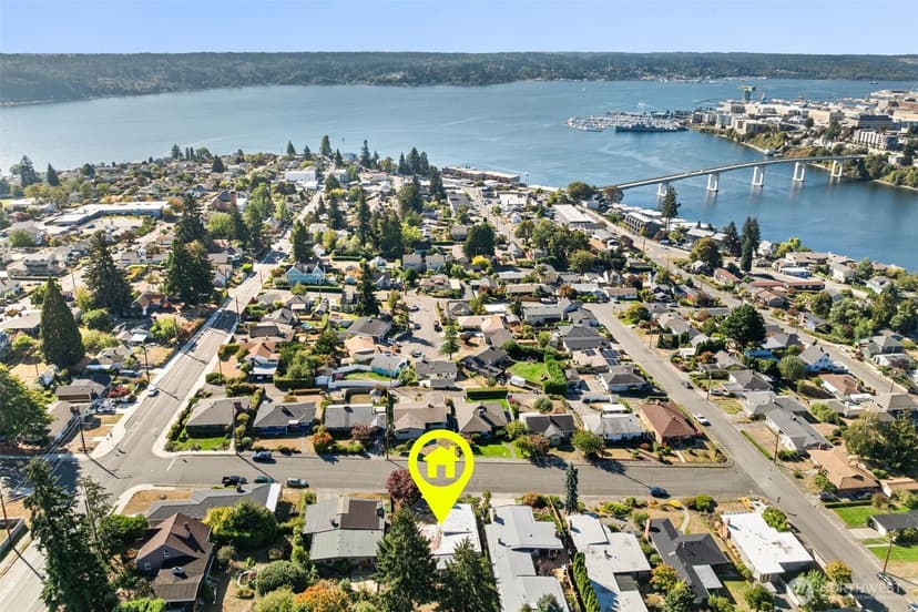 Property photo for 2124 E 17th Street, Bremerton photo 2