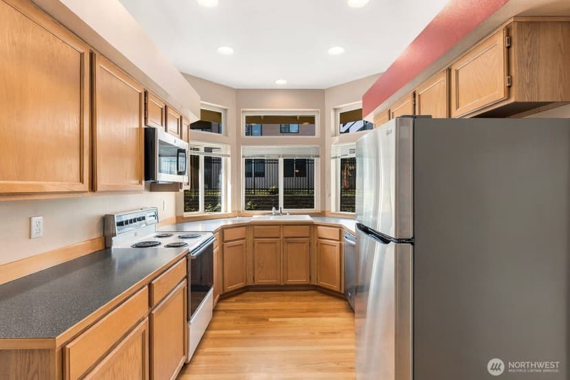 Property photo for 15928 Larch Way, Lynnwood photo 6