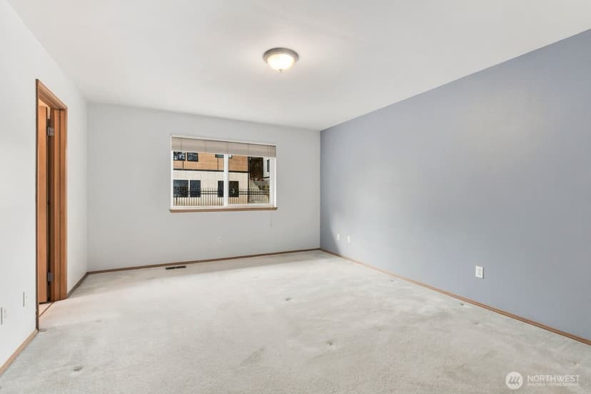 Property photo for 15928 Larch Way, Lynnwood photo 13
