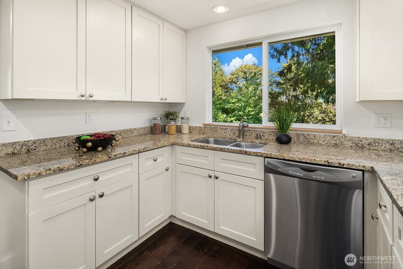 Property photo for 22706 NE 12th Place, Sammamish photo 12