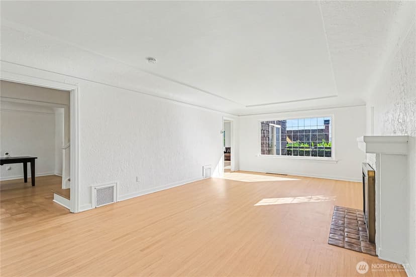 Property photo for 4530 51st Avenue NE, Seattle photo 9