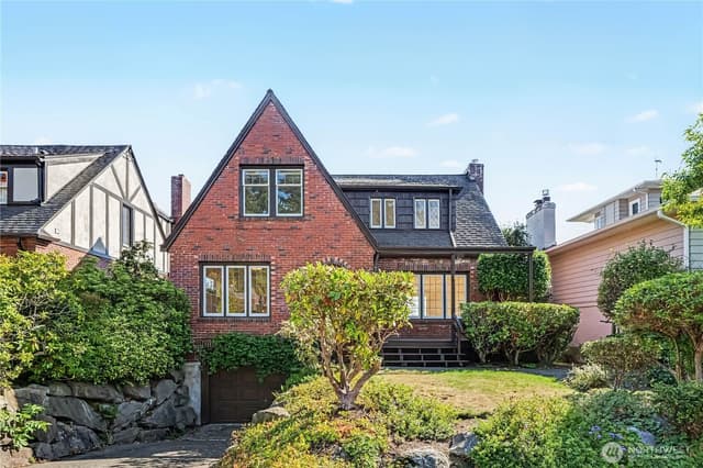 Property photo for 4530 51st Avenue NE, Seattle photo 2