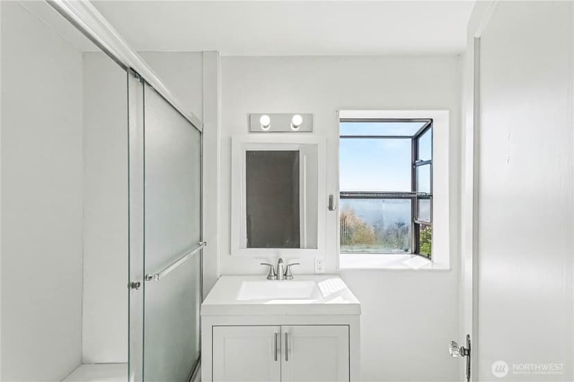 Property photo for 4530 51st Avenue NE, Seattle photo 24
