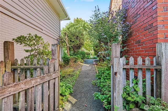 Property photo for 4530 51st Avenue NE, Seattle photo 5