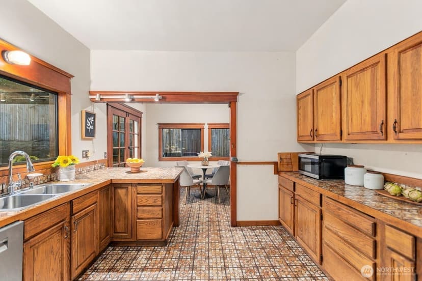 Property photo for 3426 12th Avenue W, Seattle photo 13