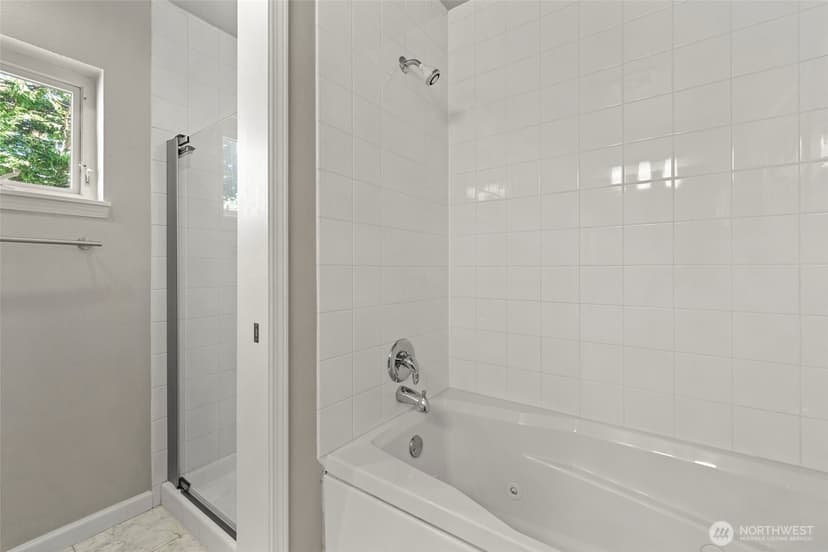 Property photo for 12438 NE 7th Place, Bellevue photo 21