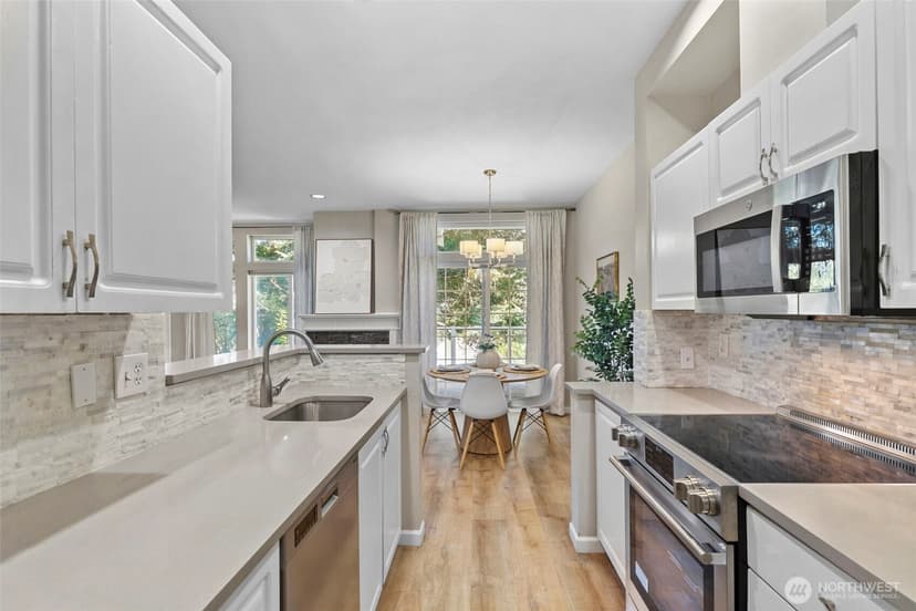 Property photo for 12438 NE 7th Place, Bellevue photo 14