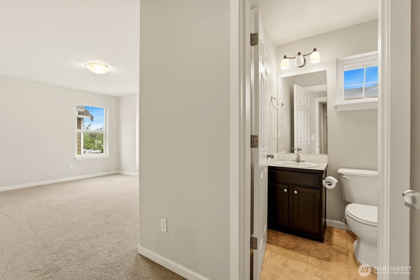 Property photo for 17520 12th Avenue NE #B, Shoreline photo 17