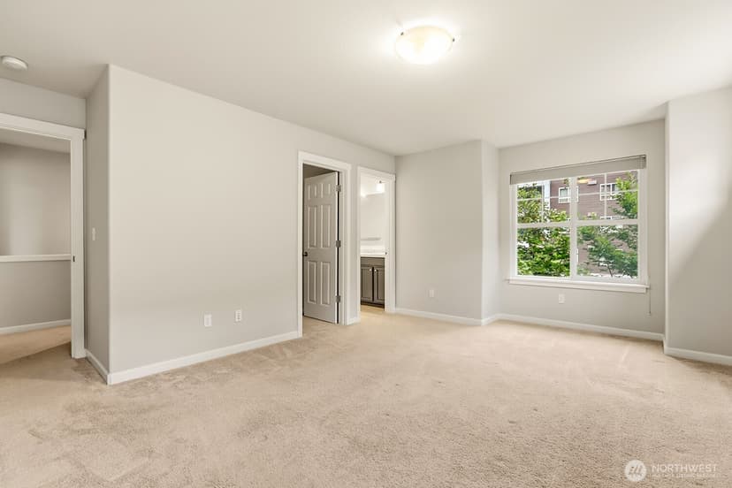 Property photo for 17520 12th Avenue NE #B, Shoreline photo 12