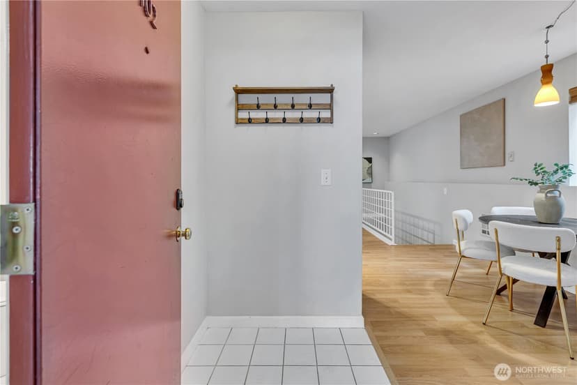 Property photo for 952 N 35th Street #102, Seattle photo 7