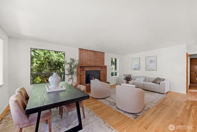 Property photo for 12521 2nd Avenue NE, Seattle photo 5