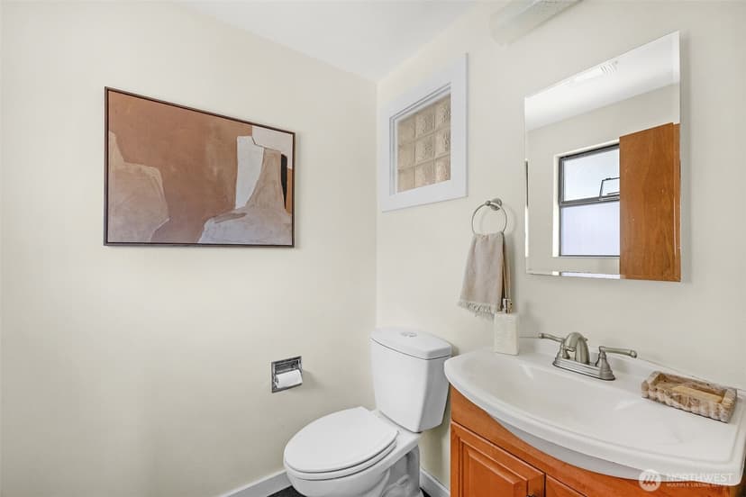 Property photo for 12521 2nd Avenue NE, Seattle photo 17