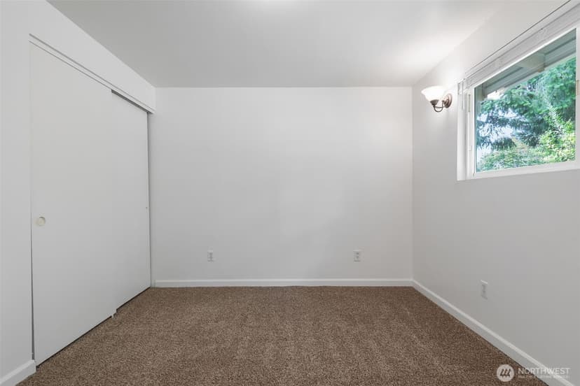Property photo for 16458 NE 17th Place, Bellevue photo 29