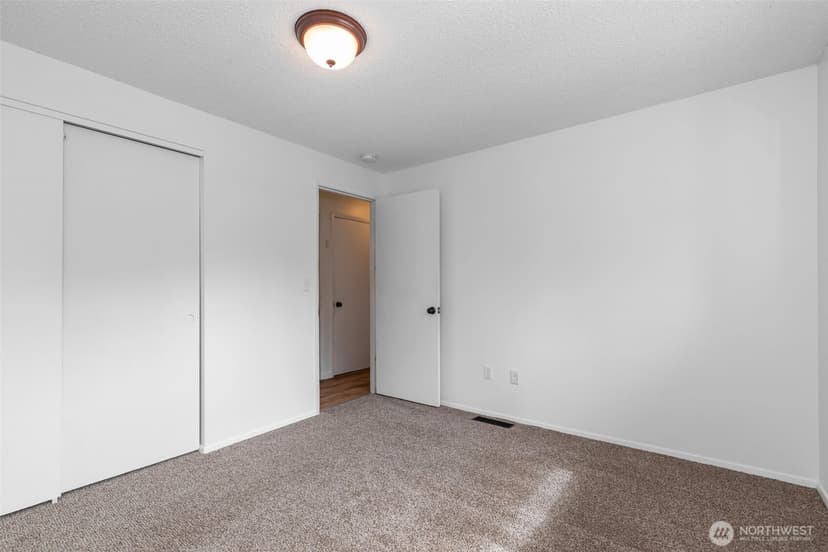 Property photo for 16458 NE 17th Place, Bellevue photo 26