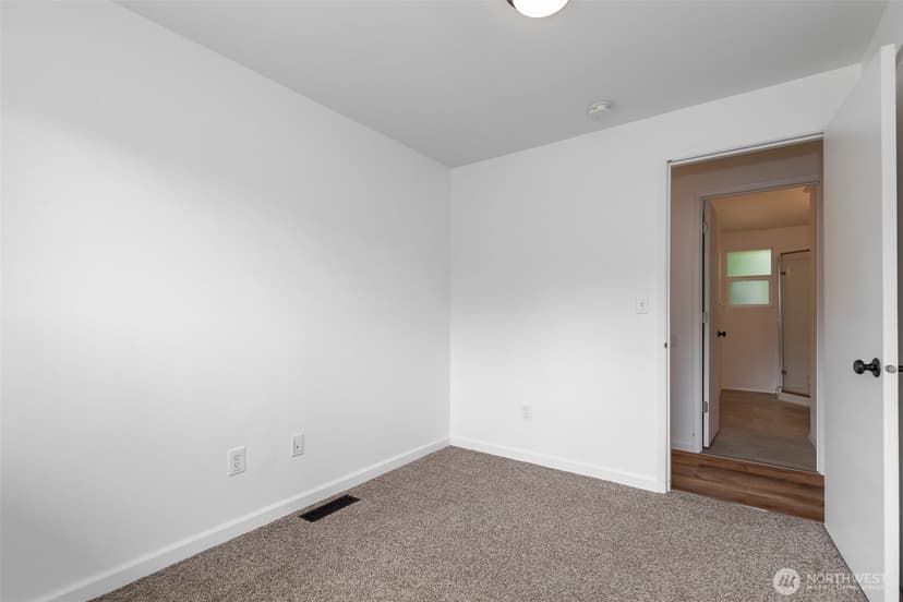 Property photo for 16458 NE 17th Place, Bellevue photo 20