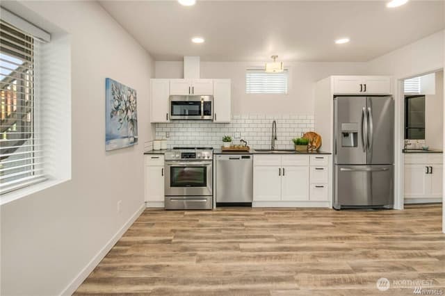 Property photo for 1529 Sturgus Avenue S #B, Seattle photo 3