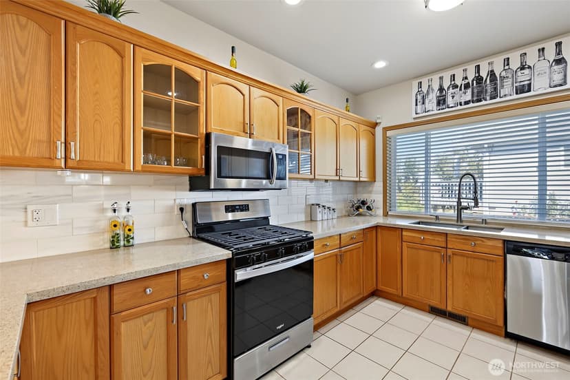 Property photo for 10821 Crestwood Drive S, Seattle photo 6