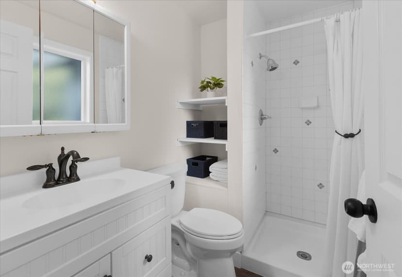 Property photo for 8512 NE 136th Street, Kirkland photo 12