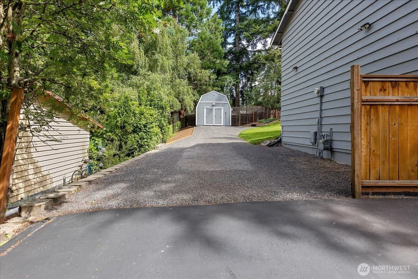 Property photo for 8512 NE 136th Street, Kirkland photo 29