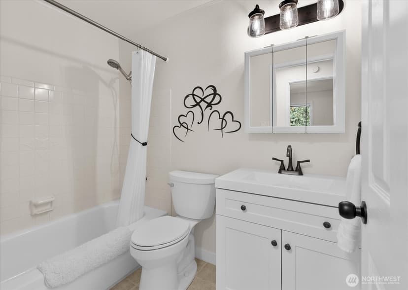Property photo for 8512 NE 136th Street, Kirkland photo 15