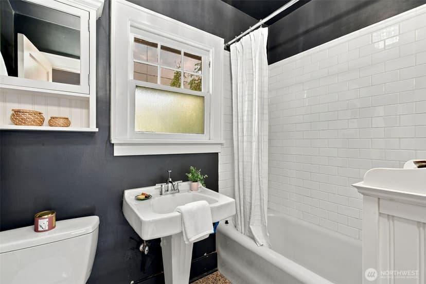 Property photo for 2039 34th Avenue S, Seattle photo 25