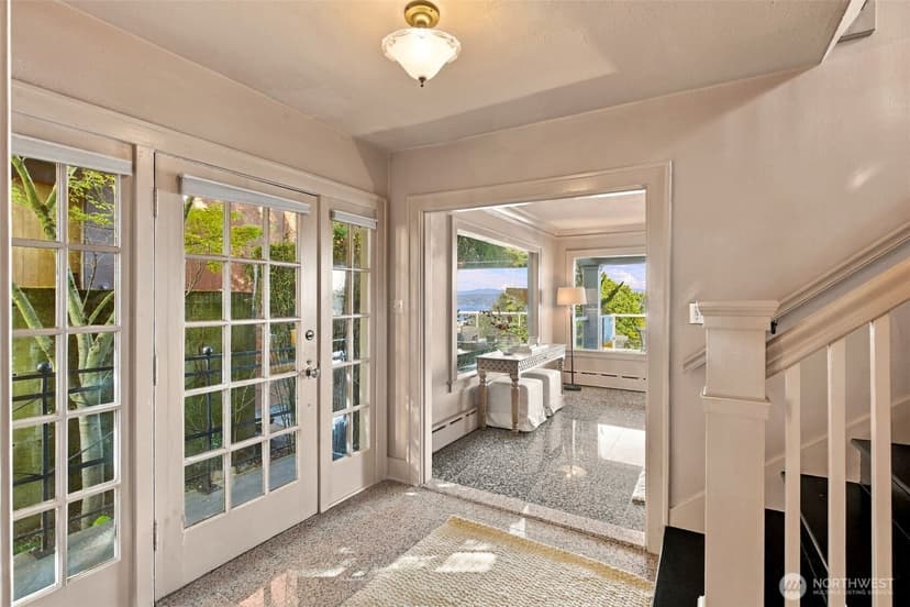 Property photo for 2039 34th Avenue S, Seattle photo 5