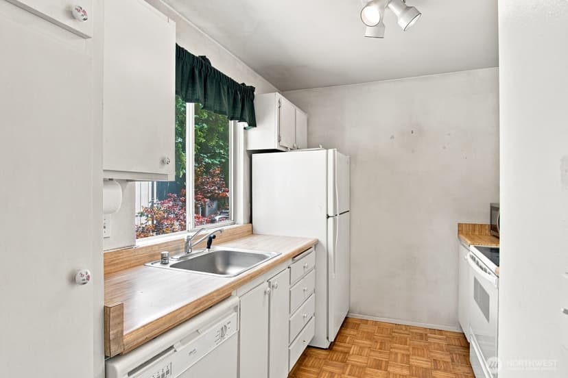 Property photo for 4801 180th Street SW #B205, Lynnwood photo 3