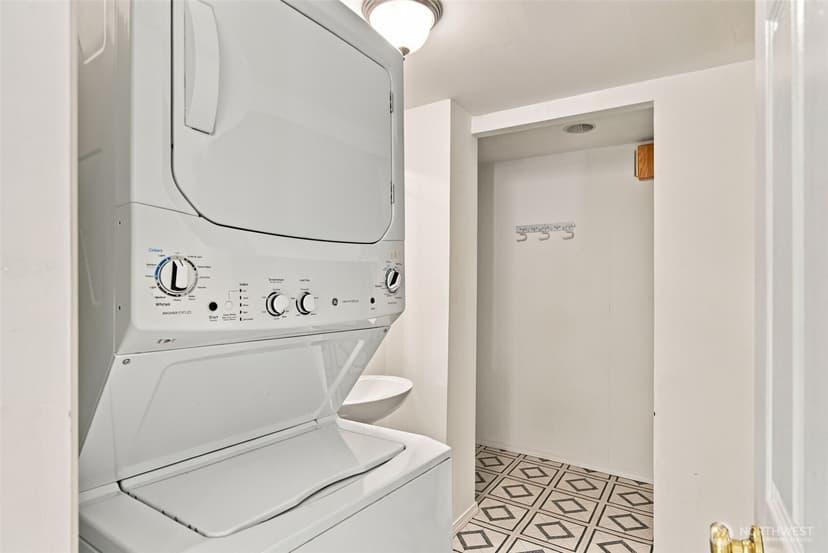 Property photo for 6605 SE 24th Street, Mercer Island photo 31