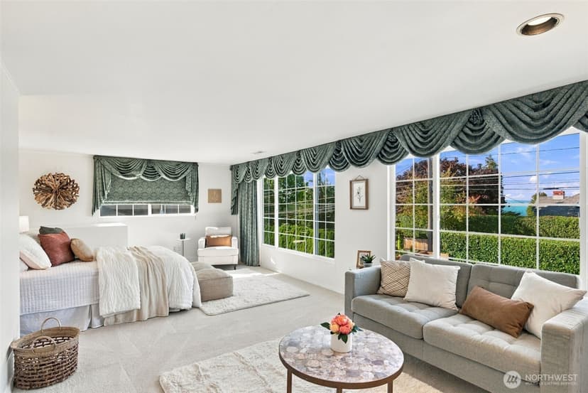 Property photo for 6605 SE 24th Street, Mercer Island photo 18