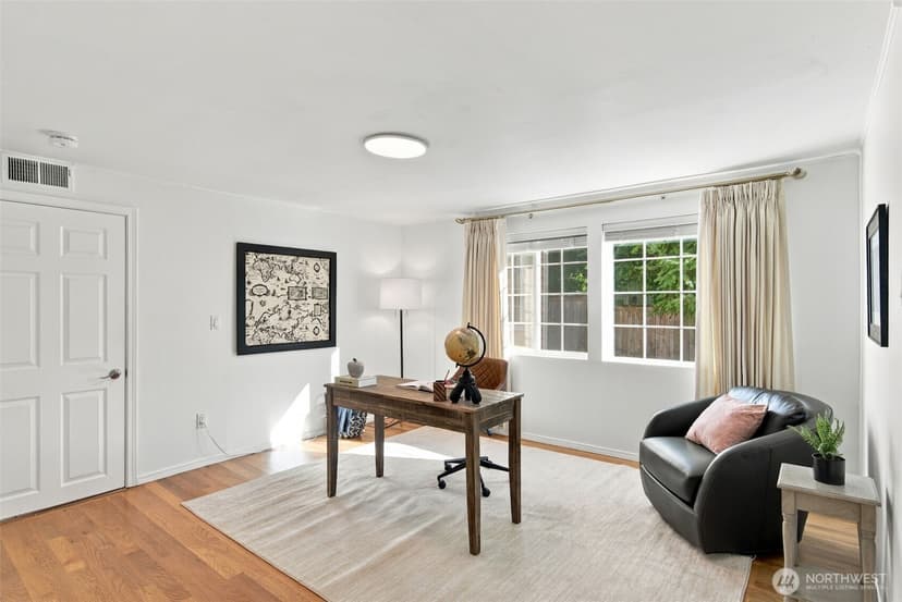 Property photo for 6605 SE 24th Street, Mercer Island photo 15