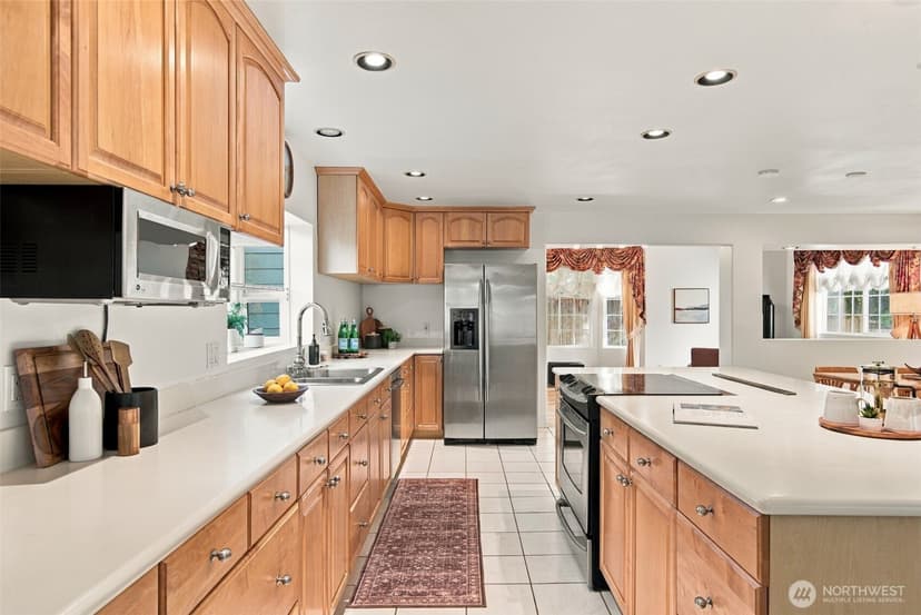 Property photo for 6605 SE 24th Street, Mercer Island photo 10