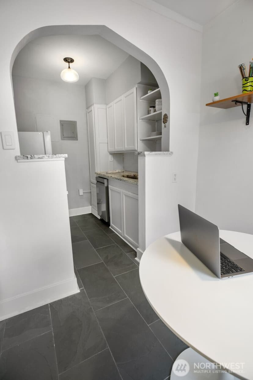 Property photo for 1605 E Olive Street #208, Seattle photo 6