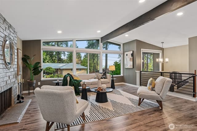 Property photo for 16217 SE 42nd Place, Bellevue photo 2