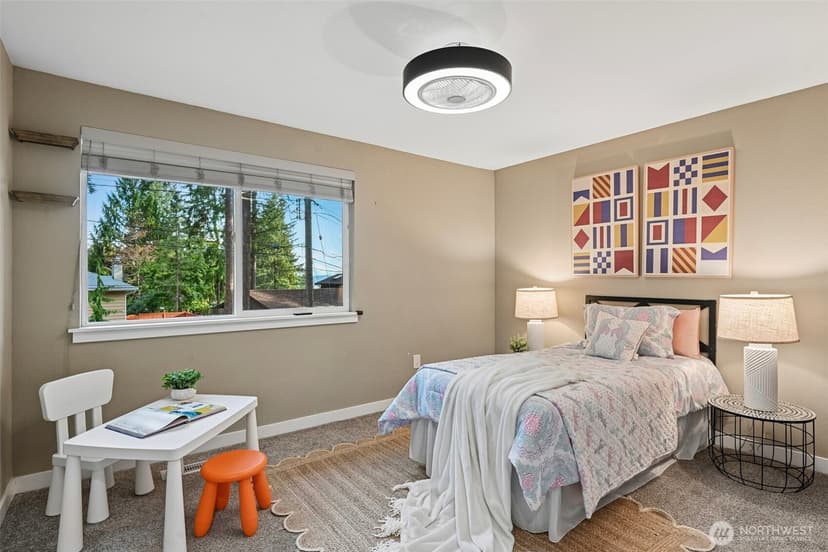 Property photo for 16217 SE 42nd Place, Bellevue photo 7