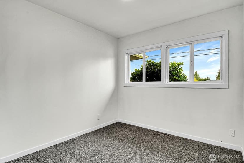Property photo for 1321 N Skyline Drive, Tacoma photo 11