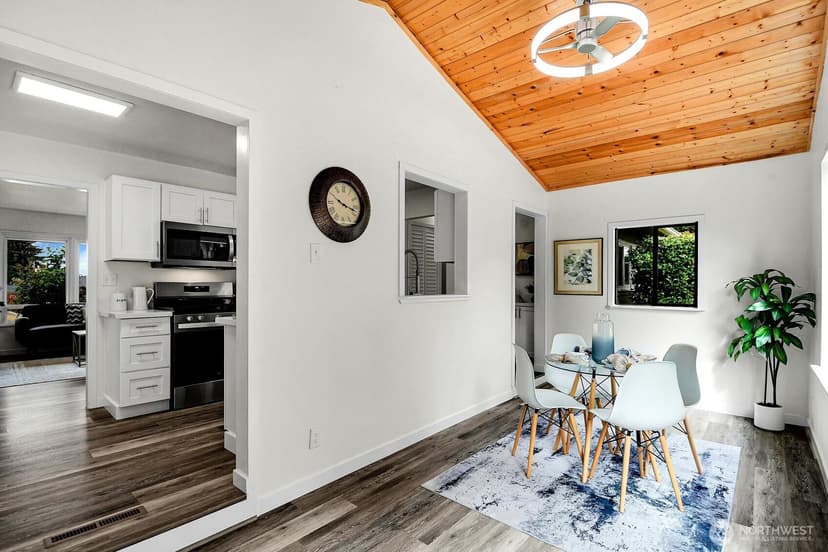 Property photo for 1321 N Skyline Drive, Tacoma photo 16
