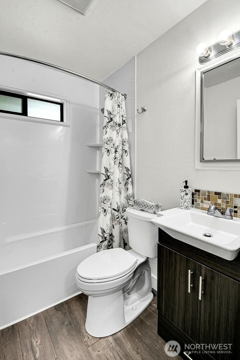 Property photo for 1321 N Skyline Drive, Tacoma photo 10