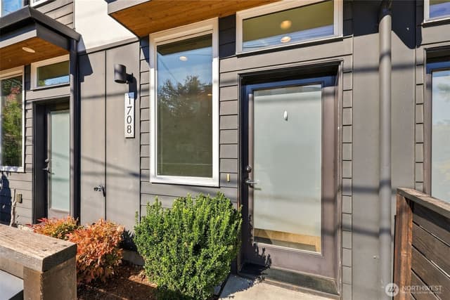 Property photo for 1708 NW 63rd Street, Seattle photo 4