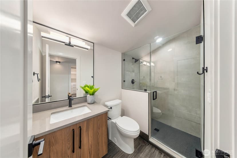 Property photo for 10237 SE 6th Street, Bellevue photo 37