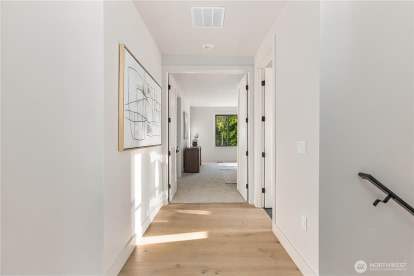 Property photo for 10237 SE 6th Street, Bellevue photo 19