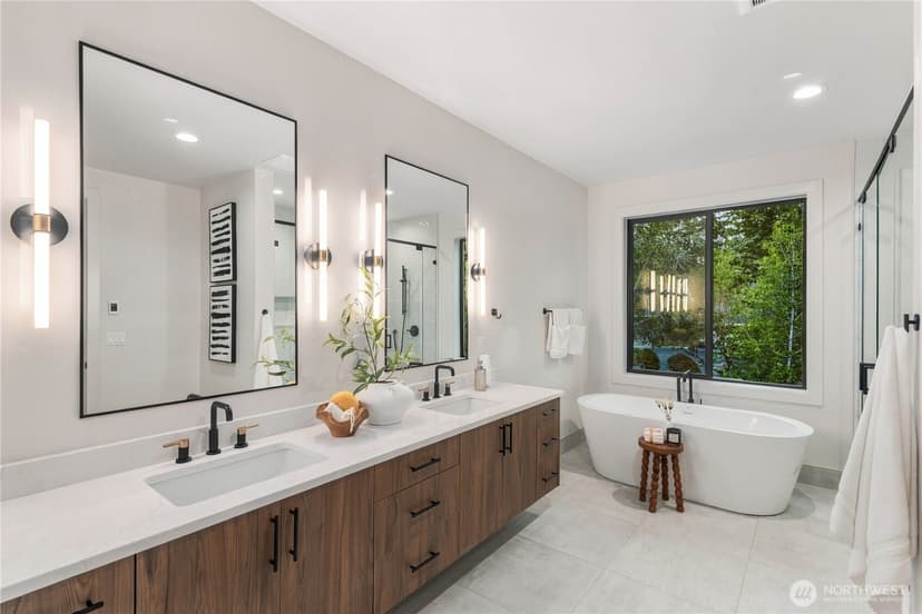 Property photo for 10237 SE 6th Street, Bellevue photo 24